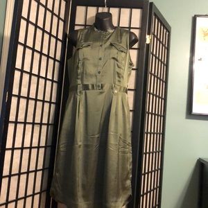 NWT: Banana Republic Silky Olive Green Sleeveless Dress w/Button Detail, pockets